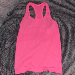 Swiftly tech lululemon tank top size 6